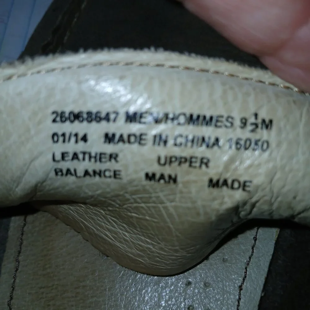 MENS CLARK ACTIVE AIR LEATHER BOAT SHOES, GRAY, SIZE 9.5, GOOD CONDITION